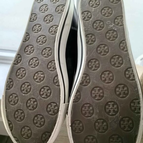 Tory Burch Benjamin Hi-Top Shearling Lined Leather Sneakers - Picture 8 of 8